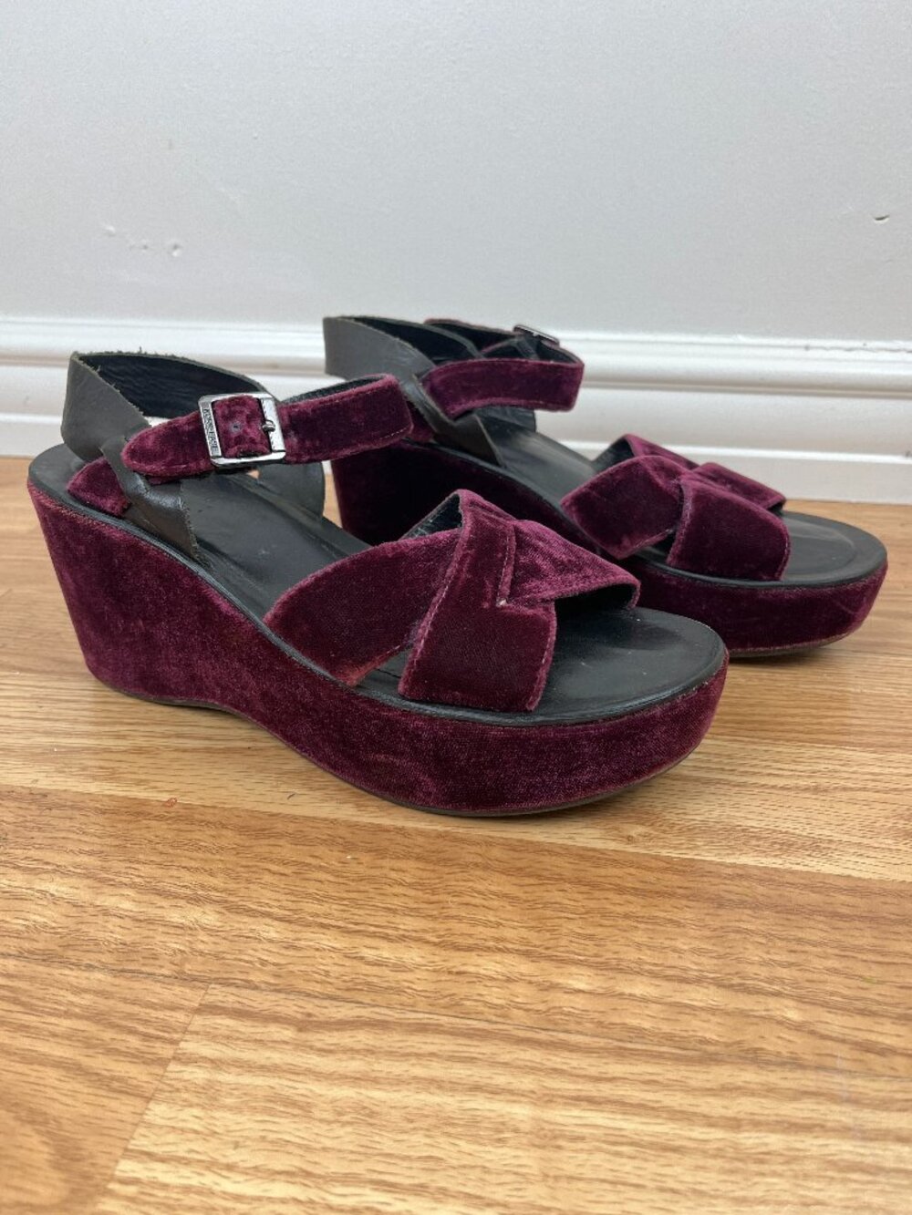Kork-Ease Plum Velvet Platform Wedge Sandal size 7